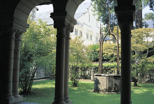 ... travers le cloÃ®tre Â© Ville dâ€™Angers - ClichÃ© StÃ©phanie Vitard