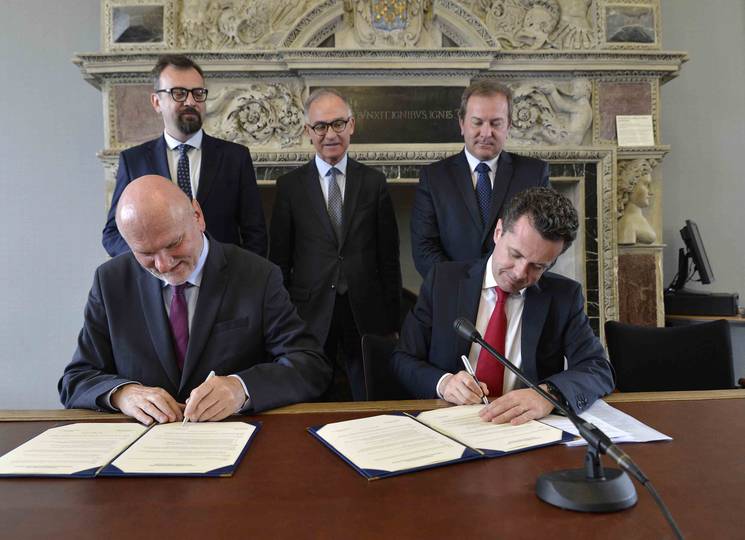 Signature du jumelage Angers-Torun