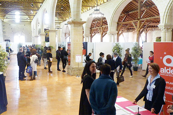 125 participants au job dating "Recruter autrement" 125 participants au job dating "Recruter autrement"