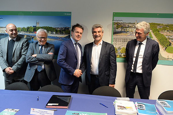La commande des nouvelles rames du tramway est signée La commande des nouvelles rames du tramway est signée
