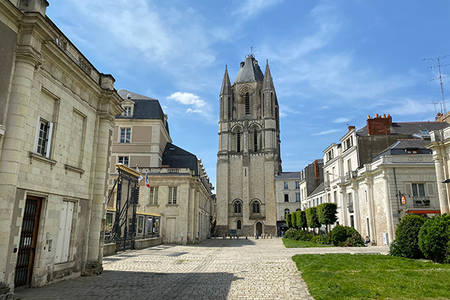 La tour Saint-Aubin: quelle histoire! La tour Saint-Aubin: quelle histoire!