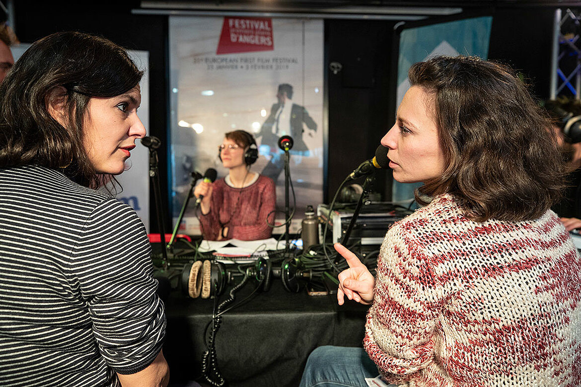 Plateaux Radio Campus et Radio G, avec comme invitées Dune Cherville, audiodescriptrice, et Violaine d'Aboville,responsable de l'accueil des personnes en situation de handicap.