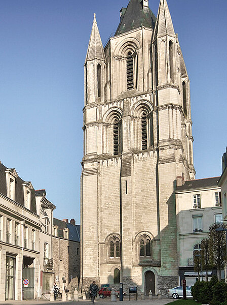 Photo de la tour Saint-Aubin.