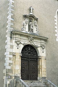 Portail d’entrée de la chapelle © Ville d’Angers.