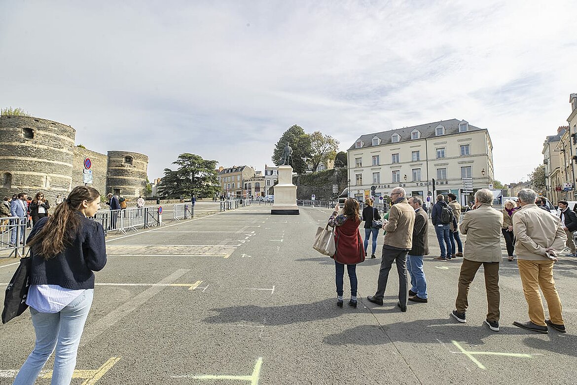 Photo de la reproduction du roi Ren&eacute; place Kennedy.