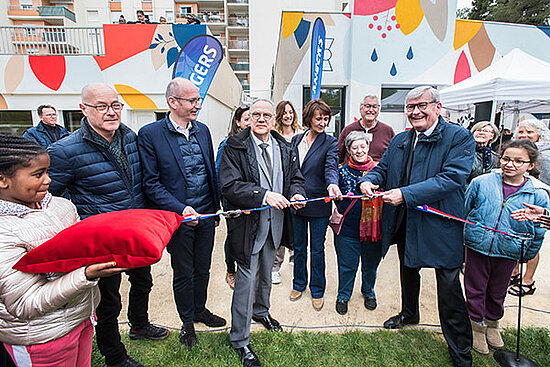Photo de l'inauguration du centre de vie sociale Beauval-Bédier-Morellerie à Angers, dans le quartier de la Roseraie..