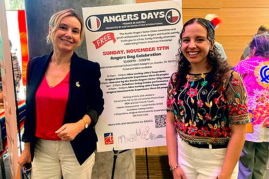 Ganaëlle Guiter, directrice du service Europe International à la Ville, et Mishell Magnus-Ducloux, ambassadrice d'Austin à Angers.