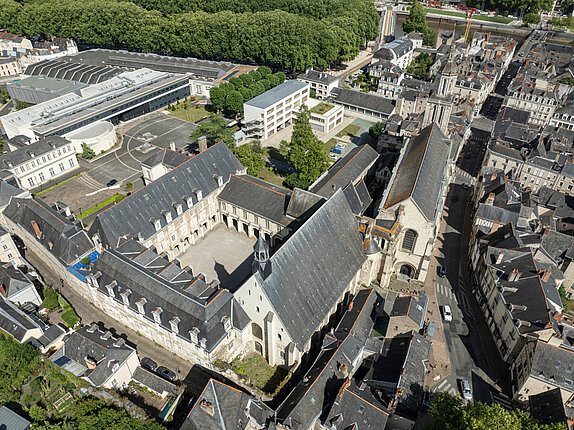 photo aérienne de l'abbaye du ronceray.