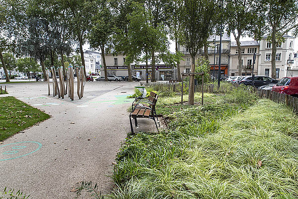 Photo de la place Ney réaménagée