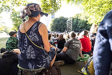 photo d'une personne avec un chapeau