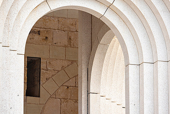 La galerie de la cath&eacute;drale Saint-Maurice &agrave; Angers.