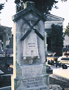 Tombe de Pierre-Th&eacute;ophile Berton. Copyright Ville d&rsquo;Angers - &copy; Clich&eacute; Sylvain Bertoldi