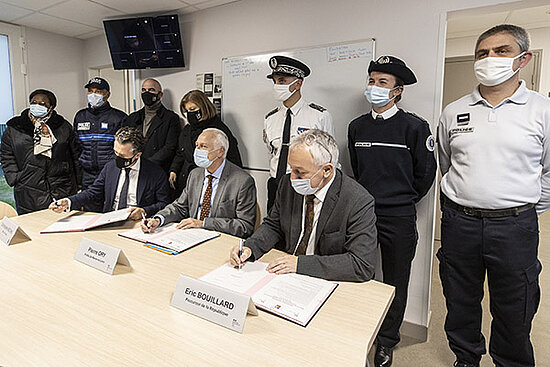 Photo de la signature de la convention 2021 entre la police nationale et la police municipale d&#039;Angers