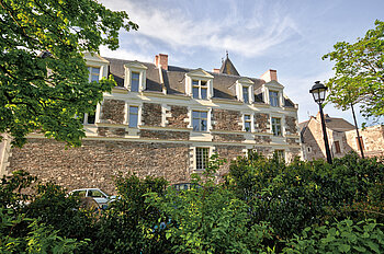 Hôtel Marcouault, Hôtel Thiélin de Monfroux, Hôtel Drouet, Maison de la chapelle du Saugautier, clichés F.Chobard et S.Vitard