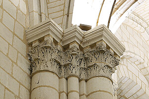 Chapiteau de la nef, pile m&eacute;diane nord. Cl. Inv. g&eacute;n&eacute;ral F. Lasa.