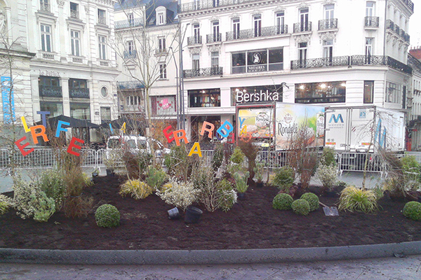 Jardin printanier sur la place du Ralliement