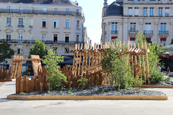 Un jardin au centre de la Terre, place du Ralliement cet été