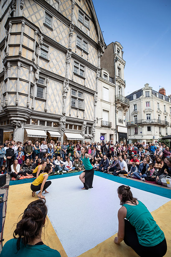 "Adoptée" par la Maison d'Adam, la Ligue angevine de danse improvisée.