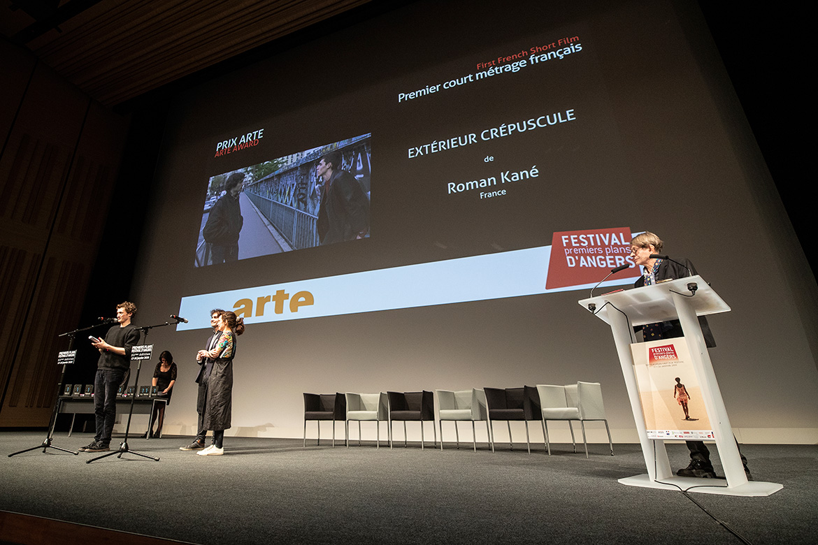 Prix Arte - Premier court-métrage français: "Extérieur crépuscule", de Roman Kané.