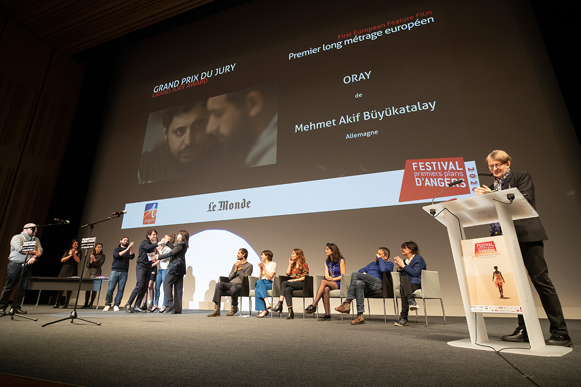 Grand prix du jury - Premier long-m&eacute;trage europ&eacute;en: &quot;Oray&quot;, de Mehmet Akif B&uuml;y&uuml;katalay. 