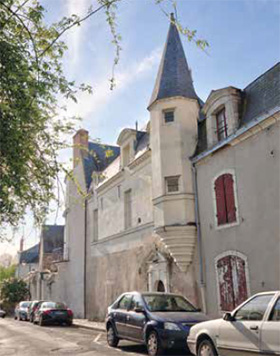 Vue de la façade sur rue.