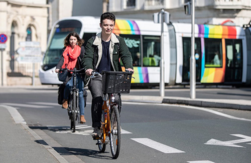 Photo d&#039;illustration de cyclistes &agrave; Angers.