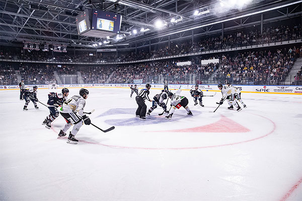 Illustration Hockey sur glace: match inaugural de l'Iceparc