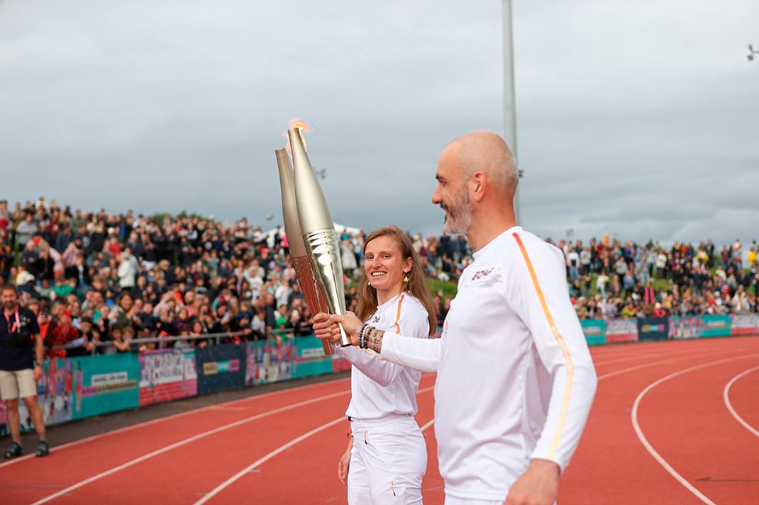 Photo du relais de la Flamme olympique à Angers.