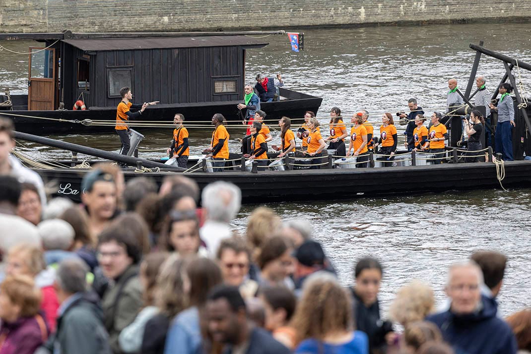 Photo du relais de la Flamme olympique à Angers.