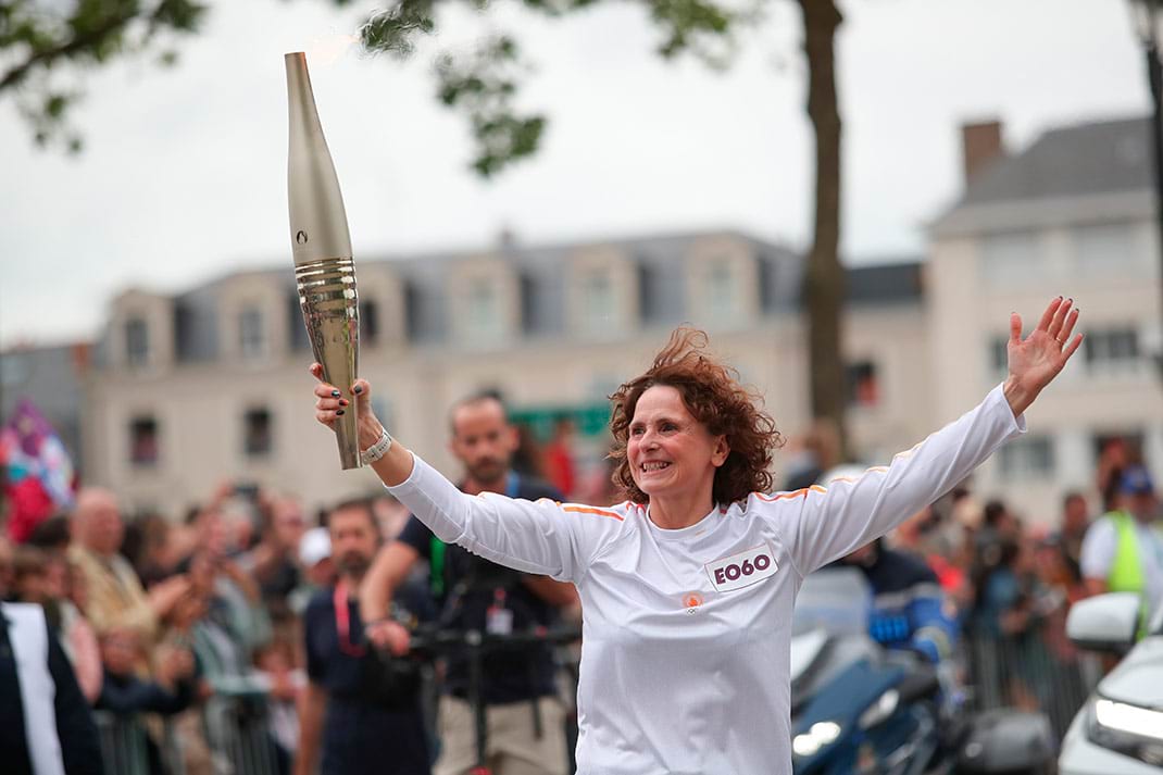 Photo du relais de la Flamme olympique à Angers.