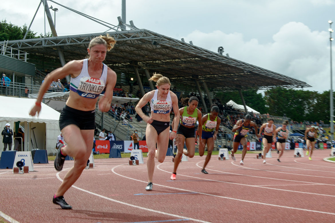 Photo du d&eacute;part de la finale du 200m f&eacute;minin.