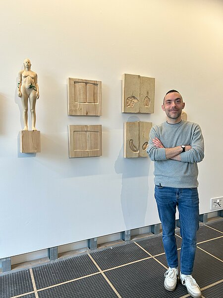 Antonio Samo, au coeur de l'exposition qui lui est consacrée au Repaire urbain à Angers.