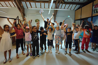 Les enfants réunis à la Claverie pour l'atelier slam et rap