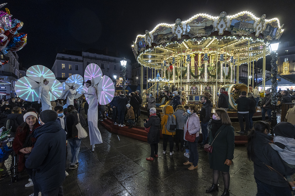 Photo de la place du Ralliement pendant Soleils d'hiver à Angers.