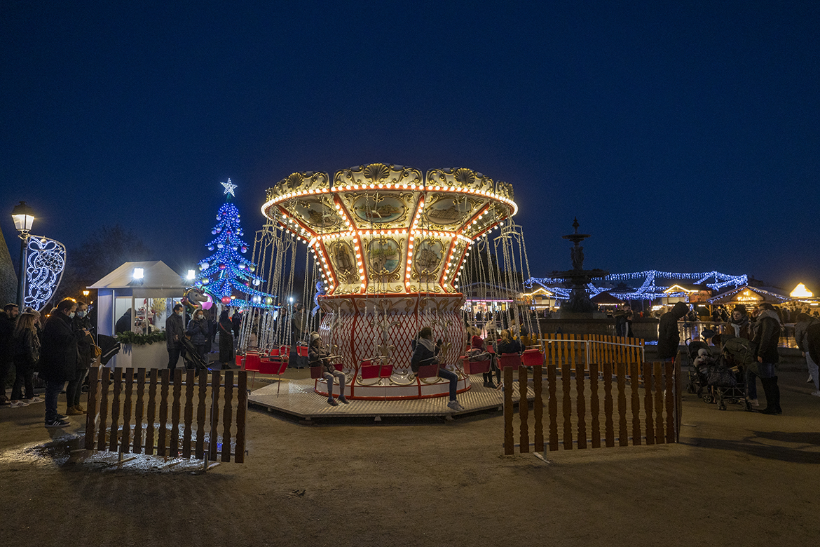 Photo de man&egrave;ges sur le village de Santa Claus &agrave; Angers.