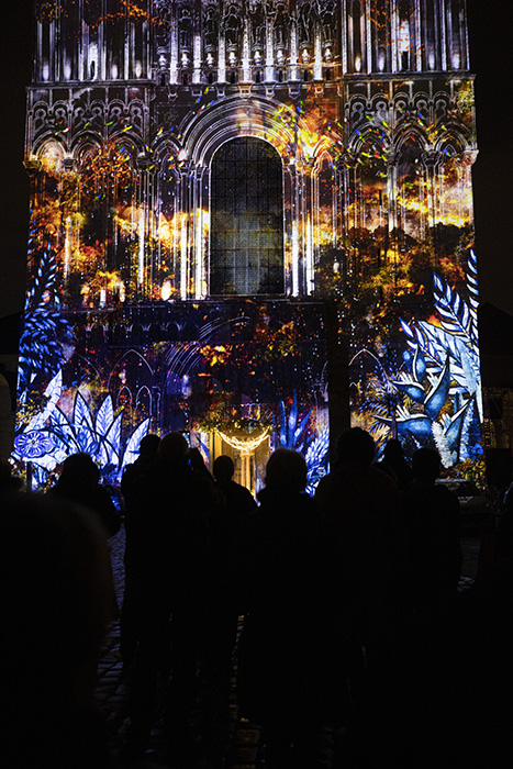 Photo de &quot;Lucia&quot;, mise en lumi&egrave;re de la cath&eacute;drale Saint-Maurice.