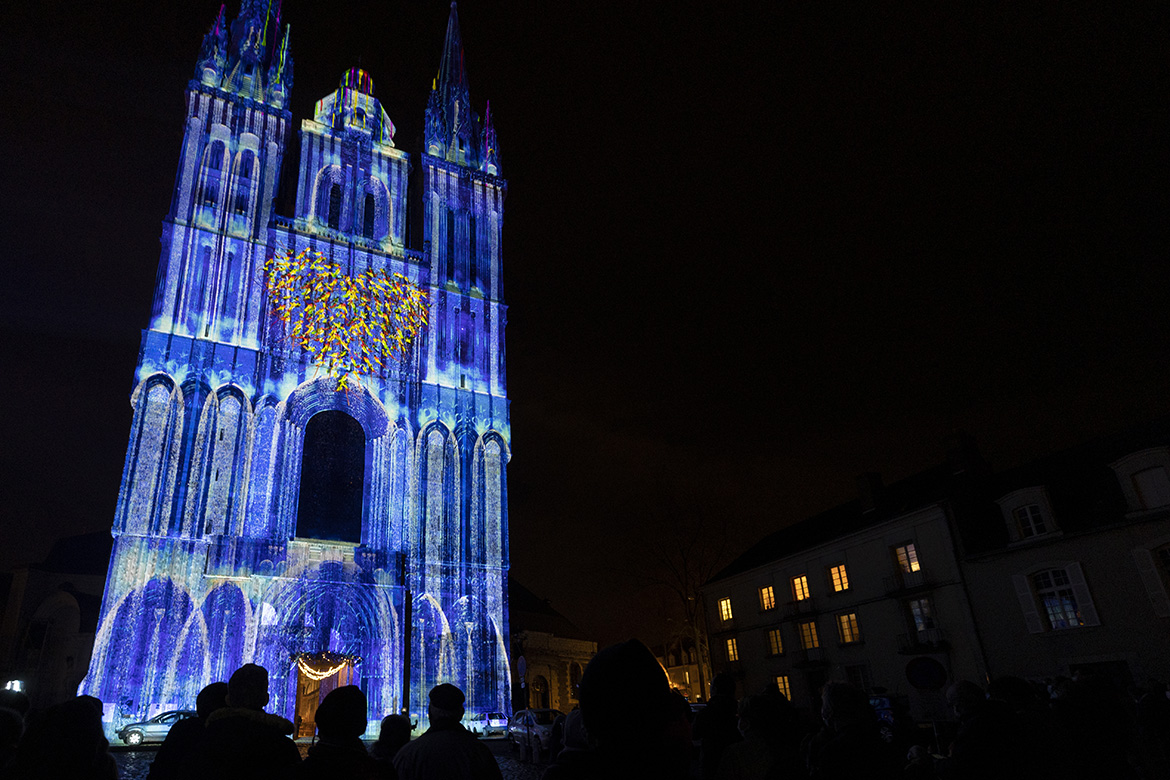Photo de "Lucia", mise en lumière de la cathédrale Saint-Maurice.