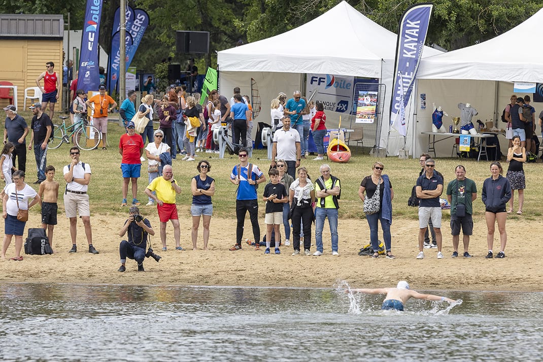 Photo d&#039;&eacute;preuve de nage en eau libre.