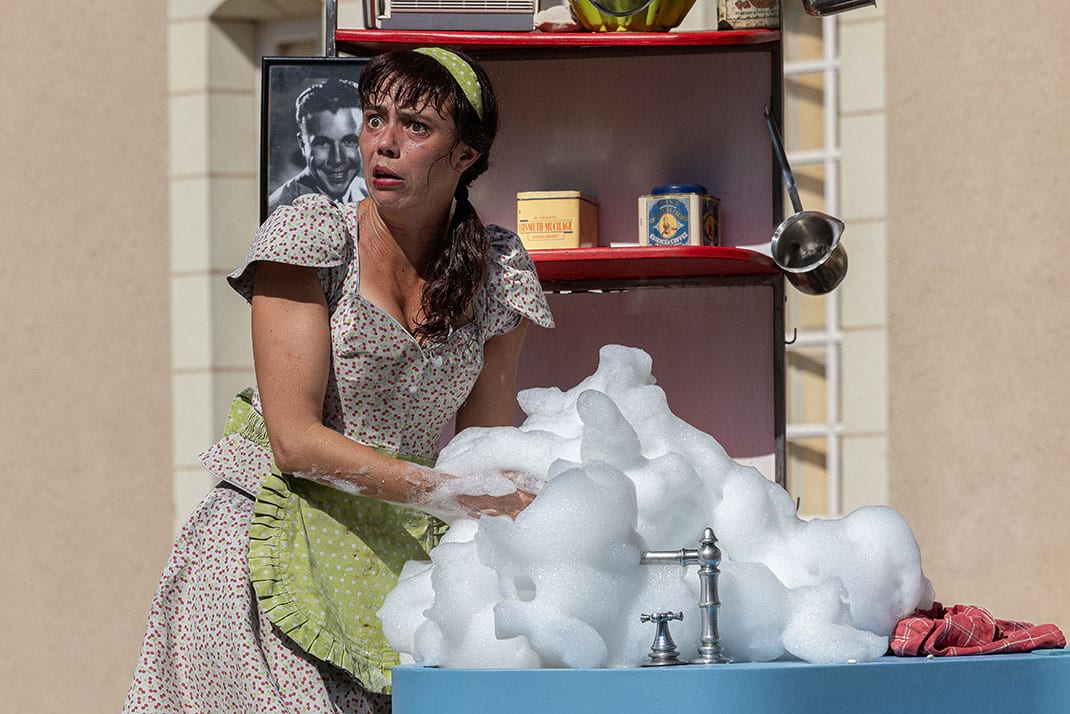 photo d&#039;une femme faisant la cuisine place saint &eacute;loi