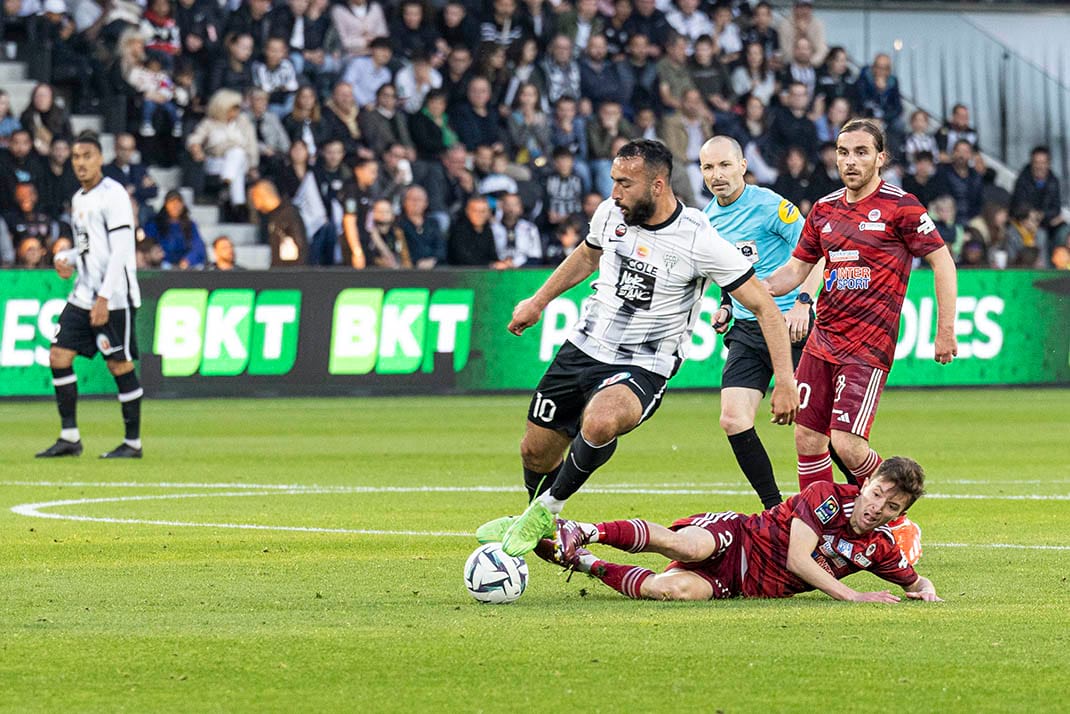 Photo de la montée du SCO d'Angers en Ligue 1, vendredi 17 mai 2024.
