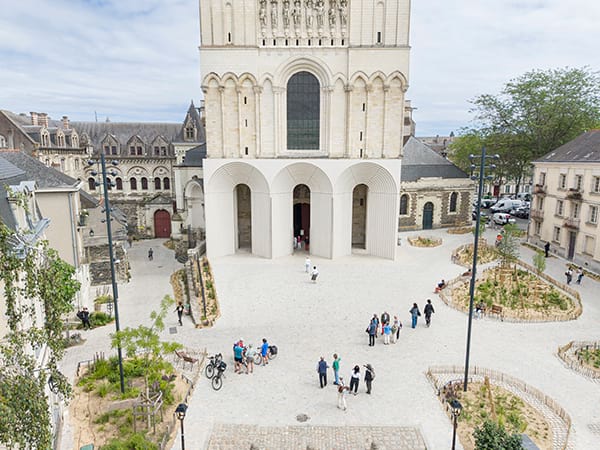 photo du parvis pi&eacute;tonnis&eacute;