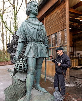 Restauration de la statue du Roi René.