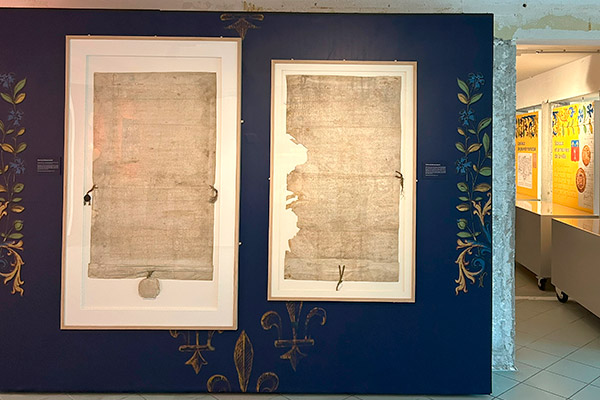 Exposition de la charte fondatrice de la Ville d'Angers