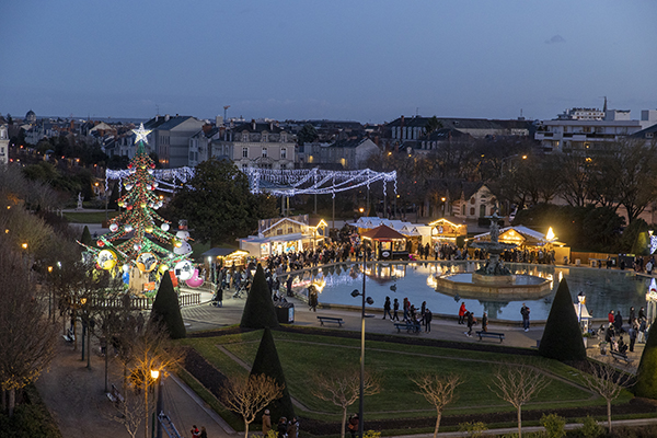 Photo du village de Noël de Santa Claus à Angers.