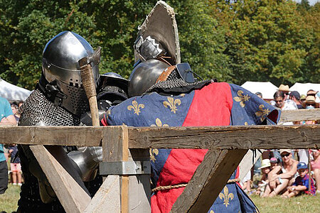 Démonstrations de béhourd au château du Plessis-Bourré