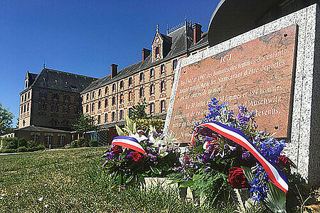 Hommage aux victimes des crimes racistes et antisémites de l'Etat français et aux Justes de France