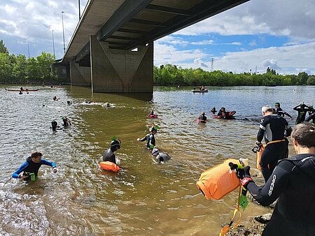 Traversée d'Angers à la nage