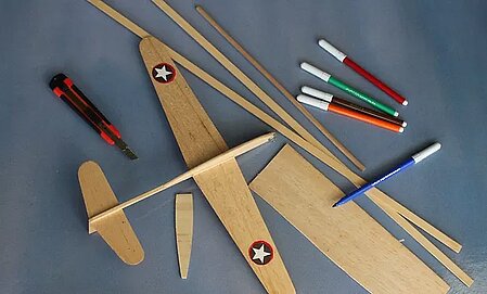 Modèle réduit de planeur en balsa