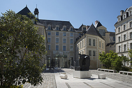 À la table des artistes au musée des beaux-arts