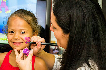 Maquillage à la peinture végétale